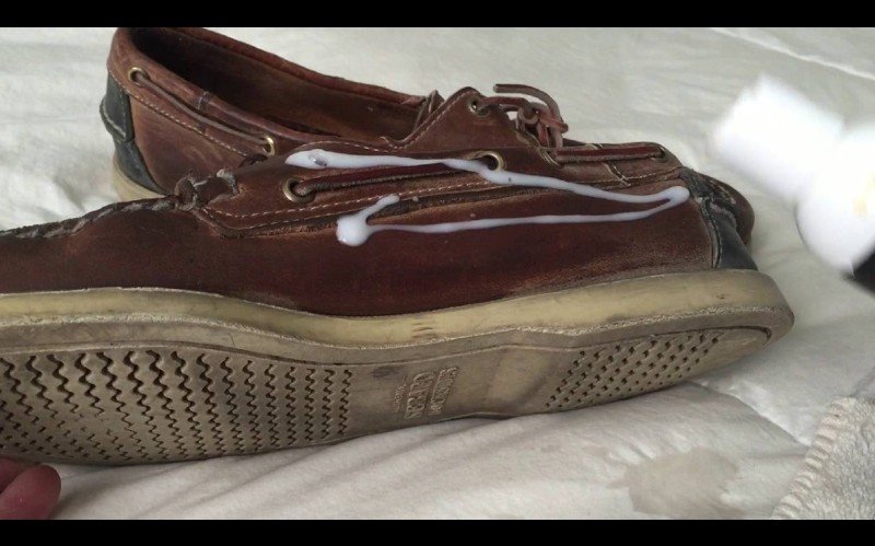 how to clean sperry white shoes