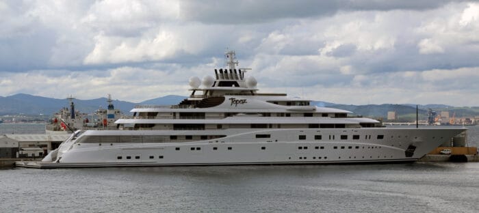 how big is the biggest yacht in the world