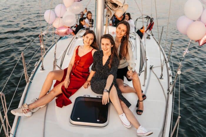 yacht club dress code women's